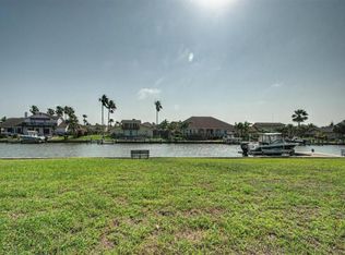 395 Bayside Dr, Port Aransas, TX 78373