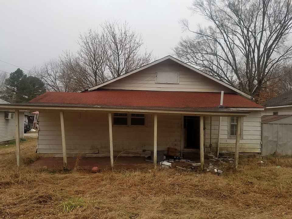 2nd image of 80 Colorado St