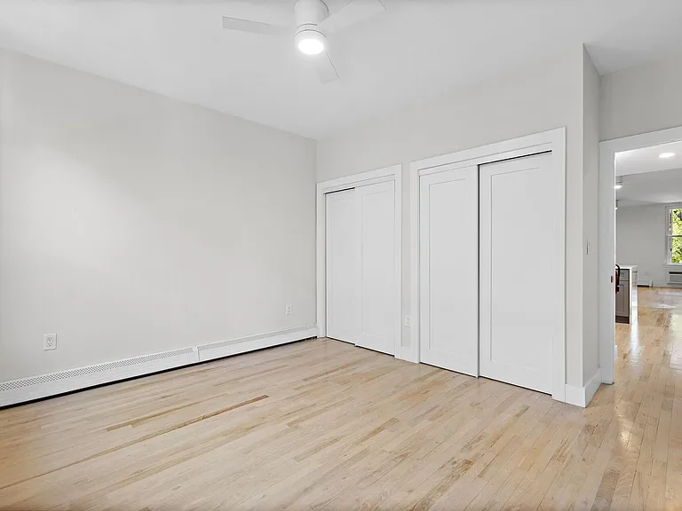 1120 Hudson St #4 — Photo 12
