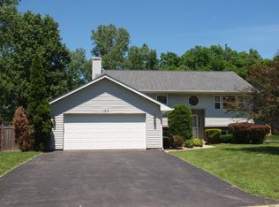 164 Cherry Ln, Ingleside, IL 60041