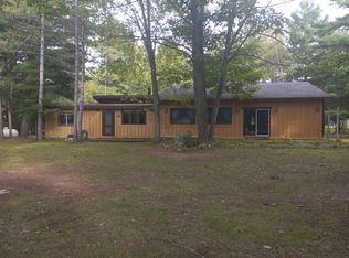 W11382 Riverside Rd, Marion, WI 54950