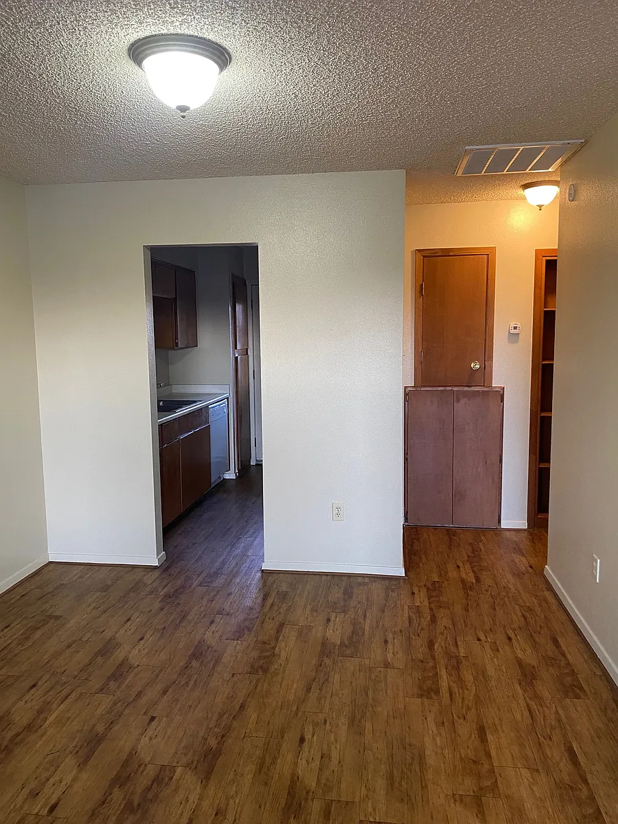 Building Photo - 112 Blue Rdg #202