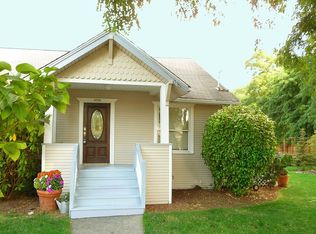 1710 SW 110th St, Seattle, WA 98146