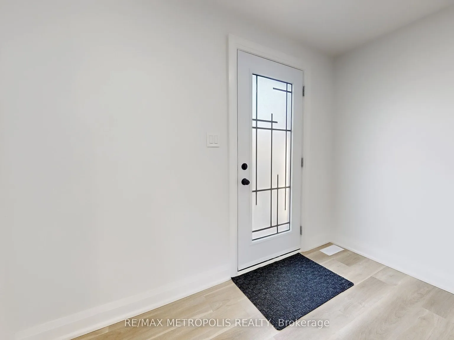 3 bed, $2,500 — Photo 3