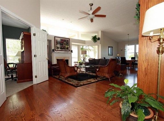 5th image of 3907 Legacy Dr