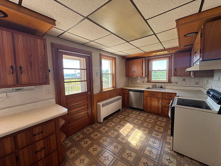 360 Chrome Rd — Photo 9