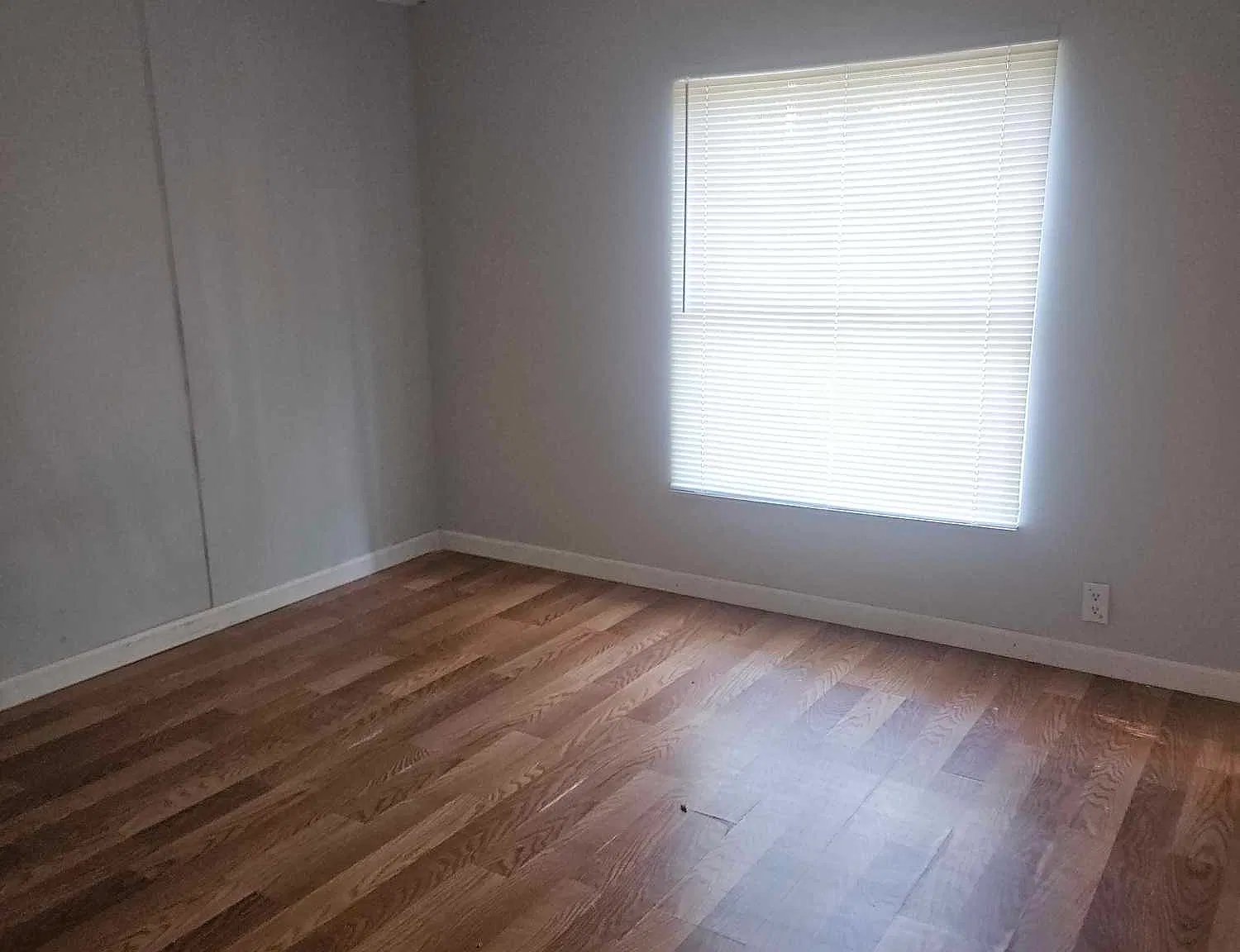 3 bed, 1500 sqft, $850 — Photo 2