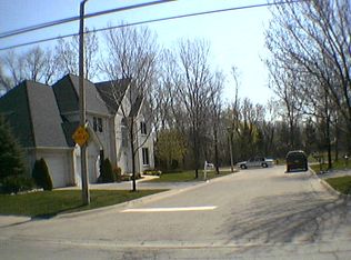 918 Ring Ct, Highland Park, IL 60035