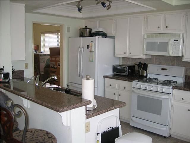 2nd image of 1222 Granada St