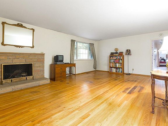 3rd image of 1497 Gerhardt Ave