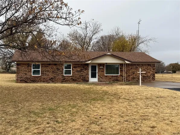 10009 N Lark Rd, Weatherford, OK 73096