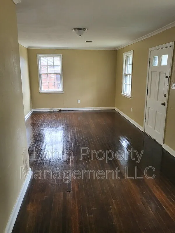 South Memphis — Photo 2