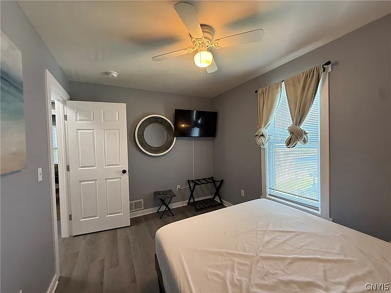 412 Court St #2 — Photo 8