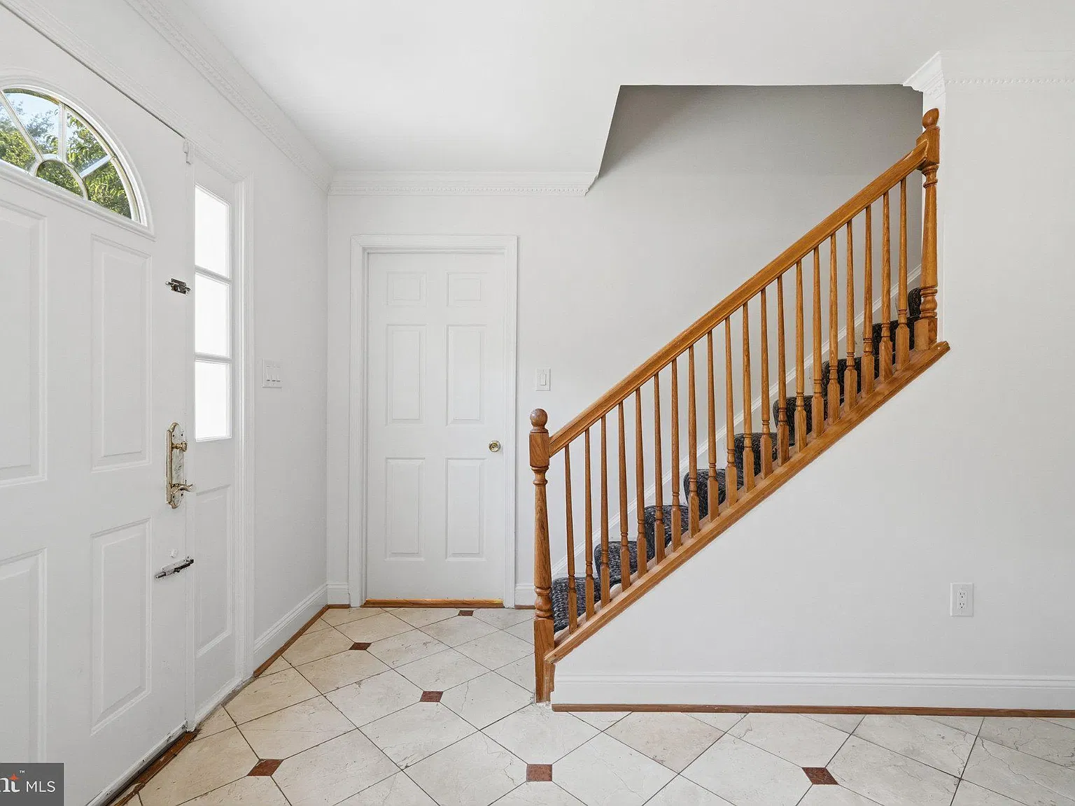 8 bed, 6.5 bath, 5020 sqft, $6,500 — Photo 4