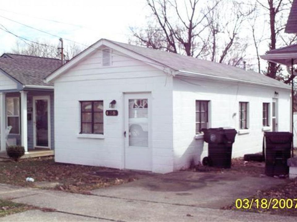 2nd image of 438 Ash St