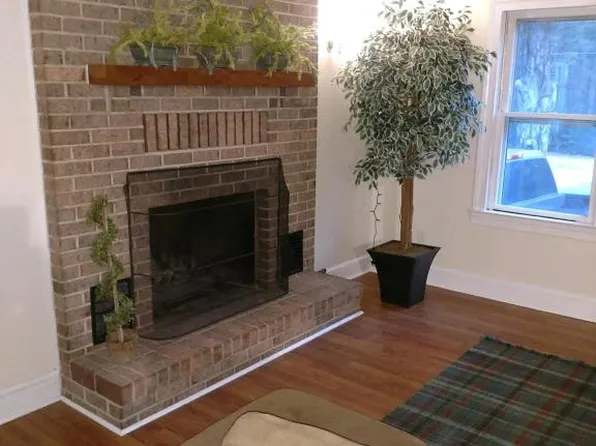 75 Bull Run Dr, Penhook, VA 24137