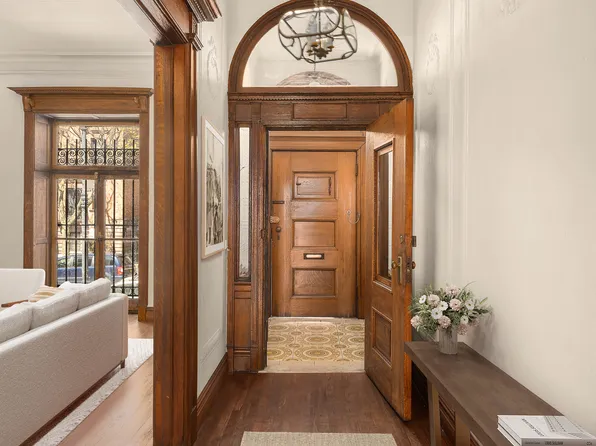 218 West 139th Street image 4 of 28