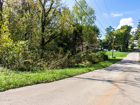 2nd image of W Cumberland Dr