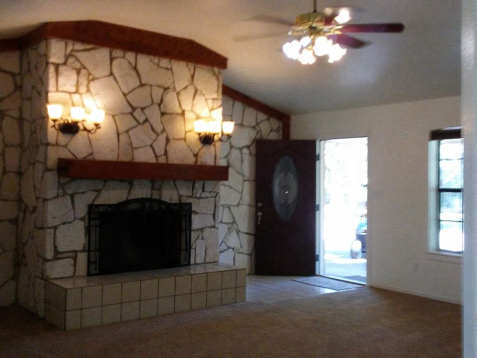 Large gorgeous living room.