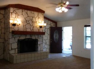 1401 Smokehouse Rd, Rockport, TX 78382