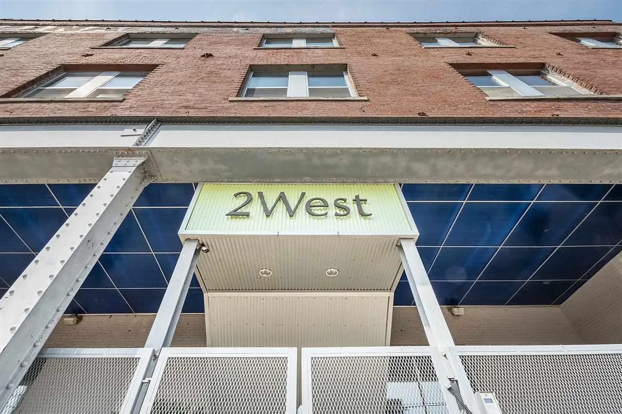 2 bed, 1.5 bath, 1307 sqft, $1,700 — Photo 1