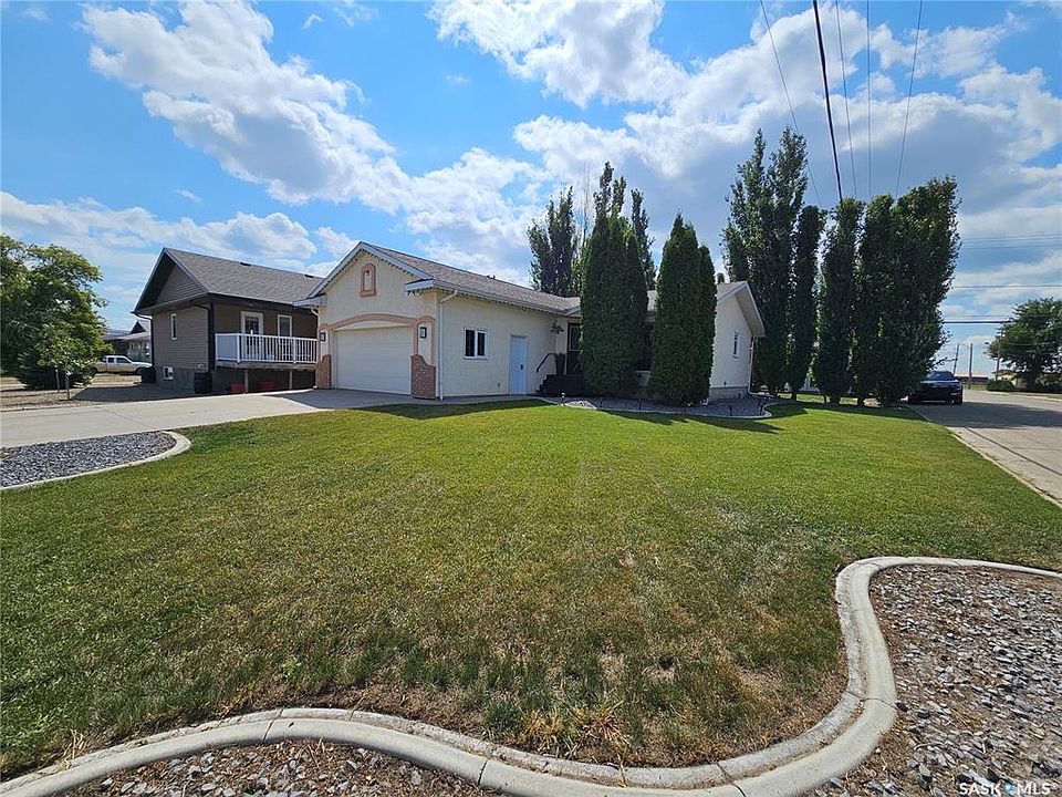 1st image of 296 2nd AVENUE W