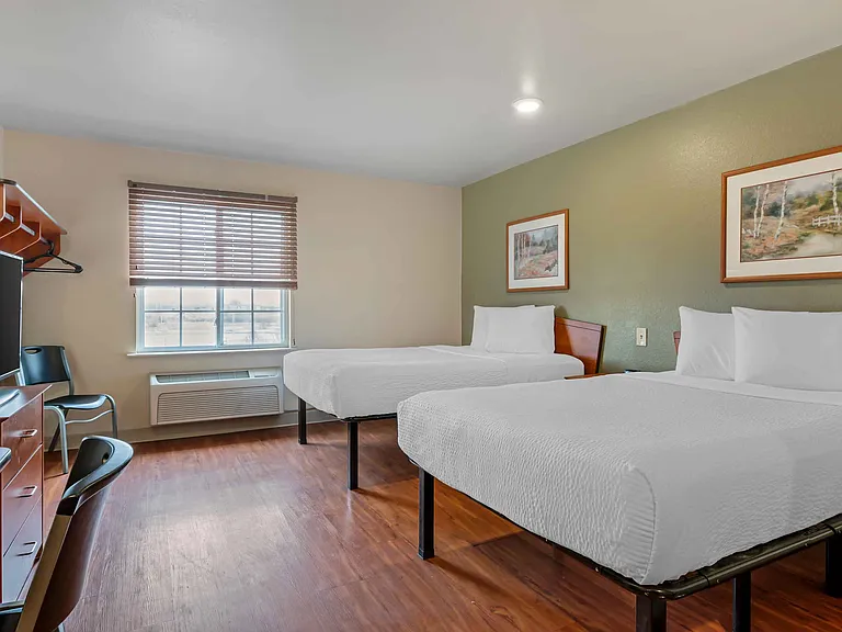 Studio Suite - 2 Full Beds