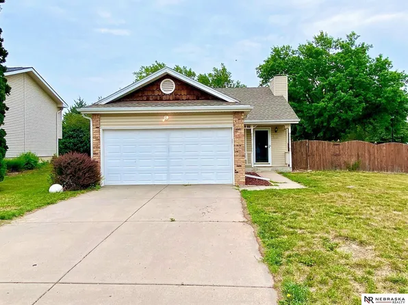 1800 Glynn Cir, Lincoln, NE 68522