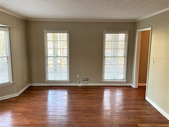 4th image of 205 Timberlane Dr