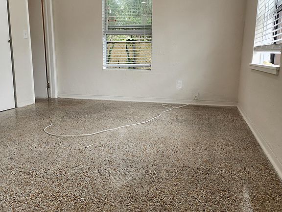 5th image of 2113 NE 9th Ave #16056447