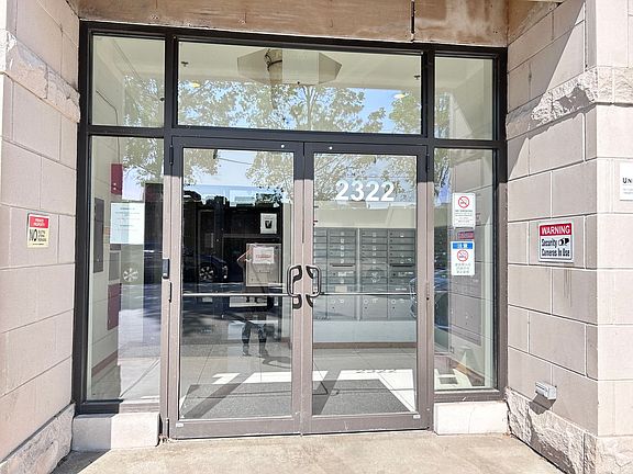 2nd image of 2322 S Canal St Unit 402