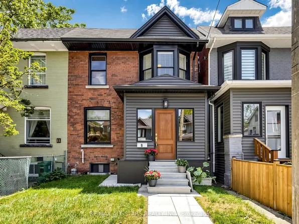 9 Cherry Nook Gdns, Toronto, ON M4L 1J5