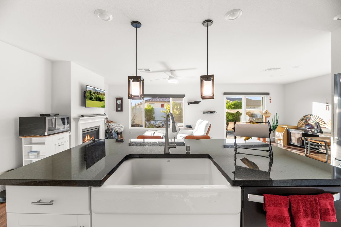 next background image