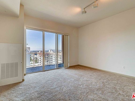 3rd image of 488 E Ocean Blvd Unit 1607
