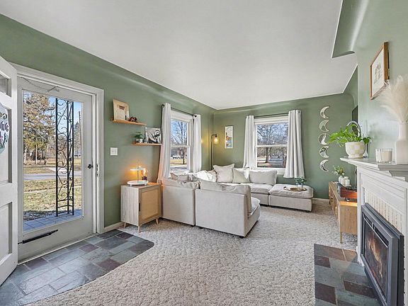 4th image of 313 Territorial Rd