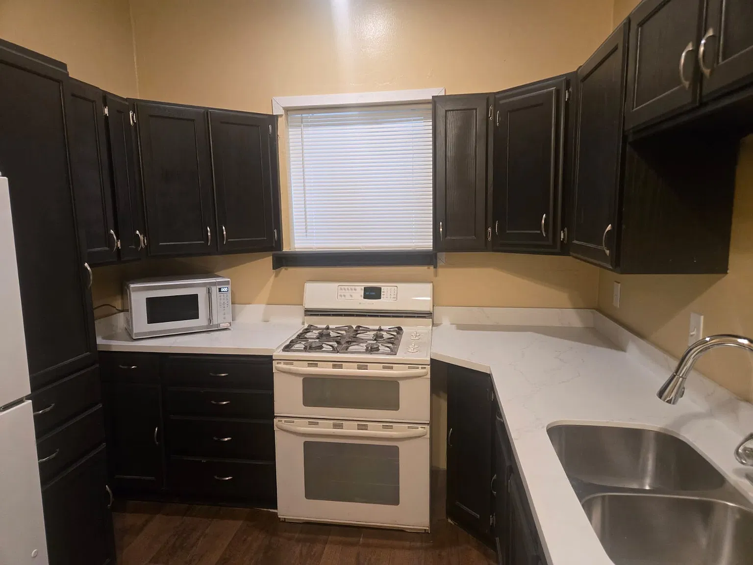 2 bed, 995 sqft, $1,445 — Photo 3