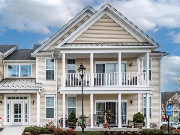828 Center Meadow Lane #828, Danbury, CT 06810