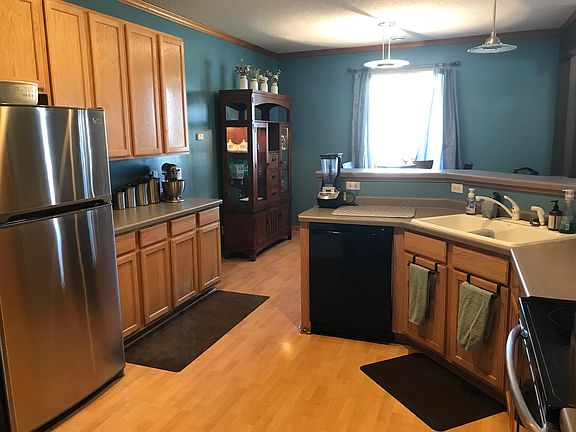 4th image of 374 Tamarack Trl