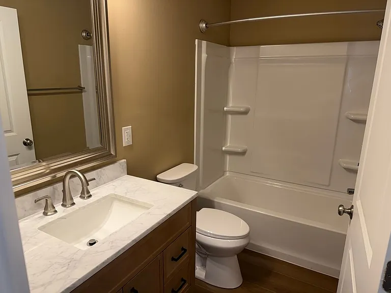 1522 Cron St — Photo 5