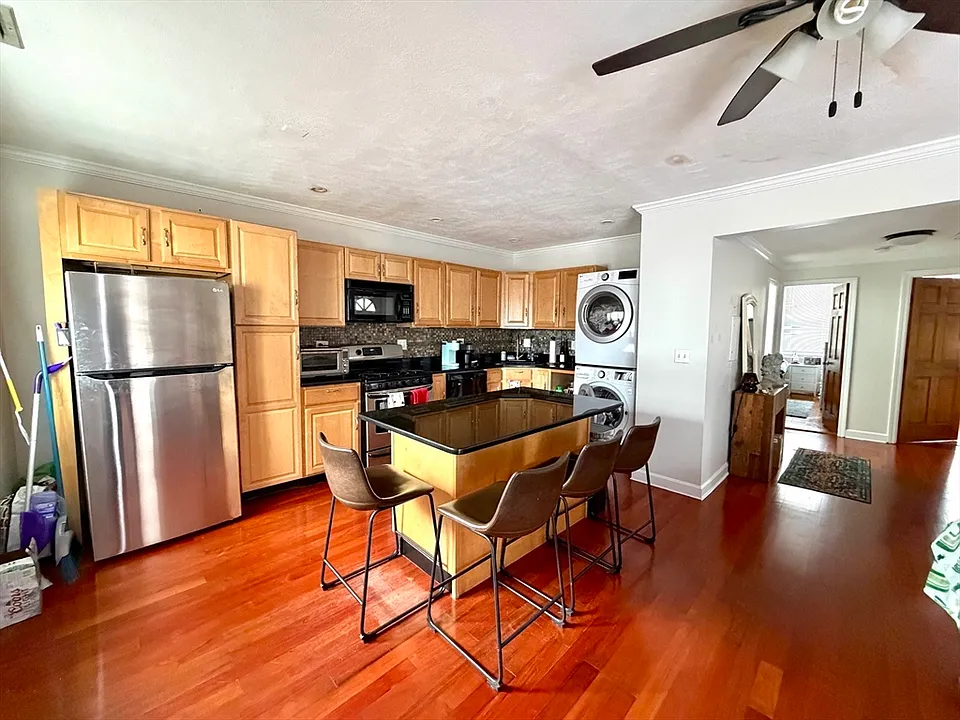 94 Florida St #3