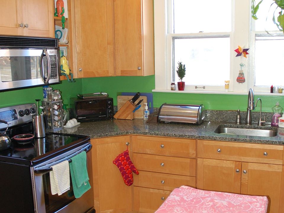 1st image of 328 E Farnum Ave
