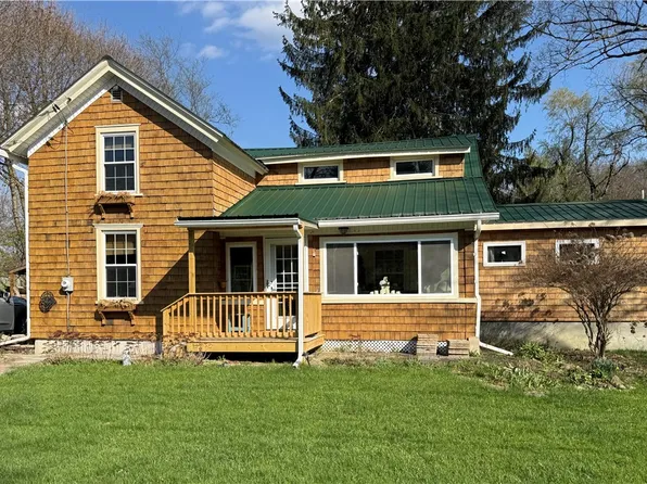 12 Mill St, Morris, NY 13808