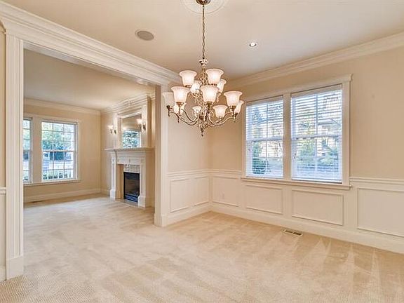 5th image of 2420 Saint Andrews Ln