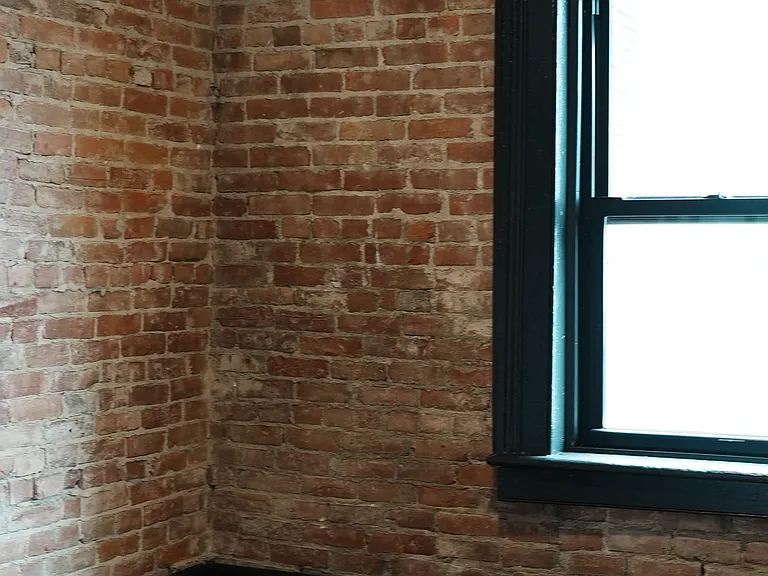 22 Hutton St #3 — Photo 4