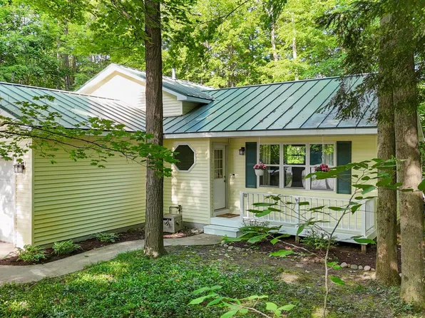 8315 Aimee Ln, Lake Ann, MI 49650