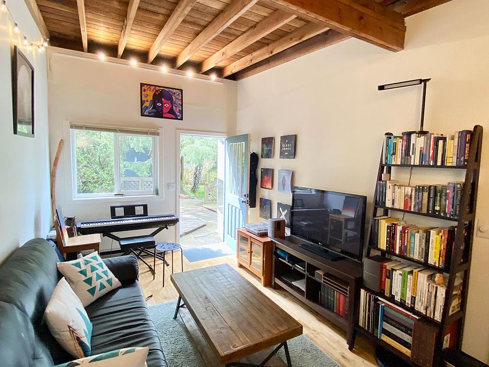 1st image of 11756 Palatine Ave N #3