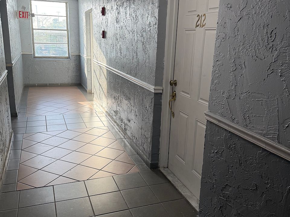 2nd image of 5705 W 20th Ave APT 212