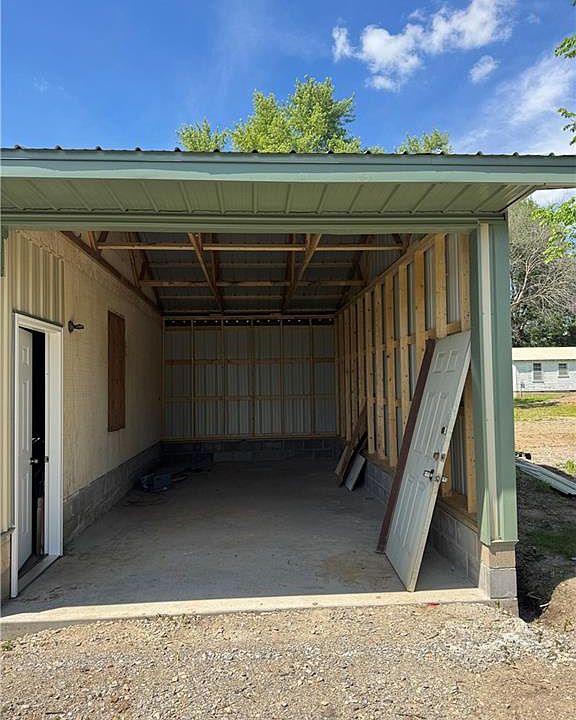 2nd image of 307 N Magnolia Ave