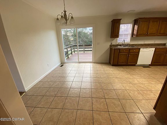 5th image of 629 Luray Ave