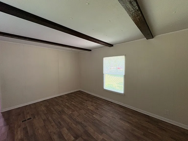 335 Ball St — Photo 4